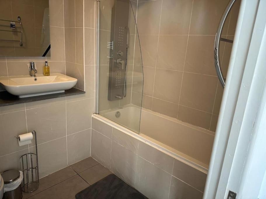 Flat 303 One Bedroom Apartment Birmingham Kültér fotó